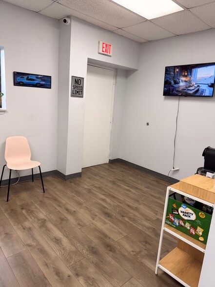 More Photos Of 2164 Platinum Rd, Apopka Light Distribution For Lease