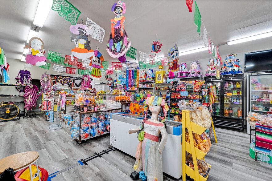 More Photos Of 154 E 6th St, Oxnard Freestanding For Sale