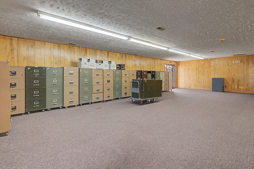 More Photos Of 219 N Main St, Spring Lake Bank For Sale