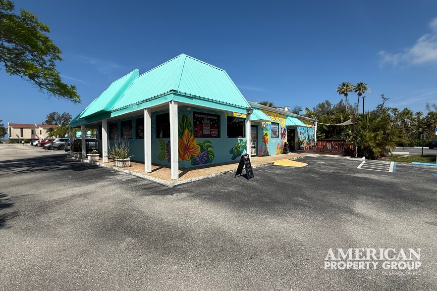 More Photos Of 5610 Gulf of Mexico Dr, Longboat Key Restaurant For Sale