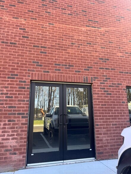 More Photos Of 763 US-80 Hwy, Eden Light Distribution For Lease
