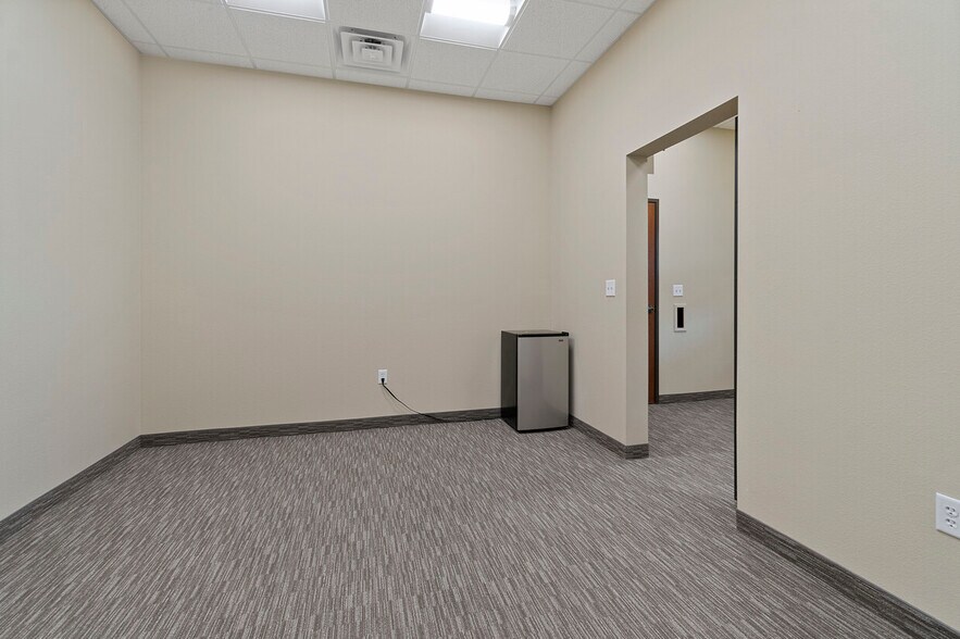 More Photos Of 4315 Windsor Centre Trl, Flower Mound Office For Lease