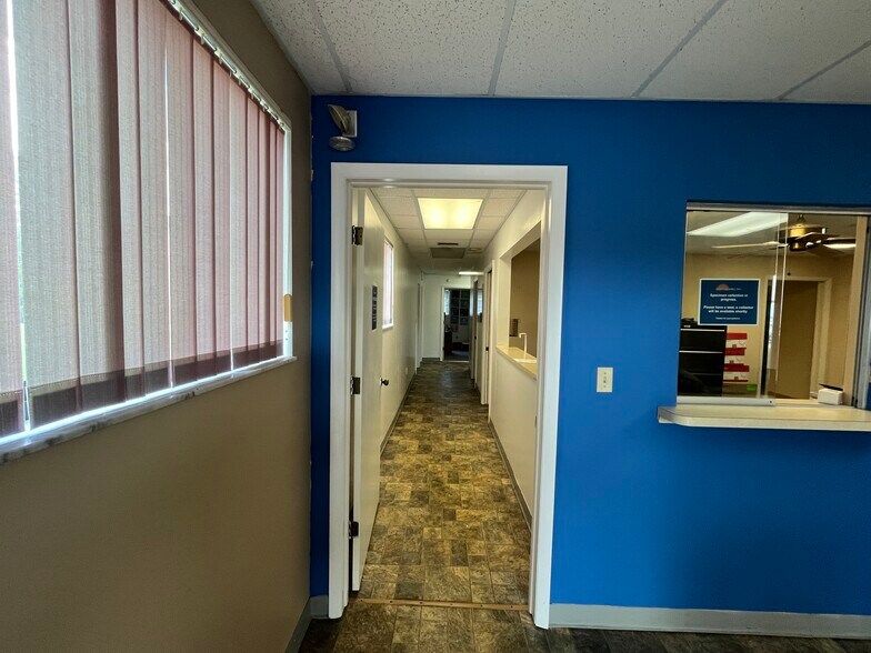 More Photos Of 6202 Presidential Ct, Fort Myers Medical For Sale