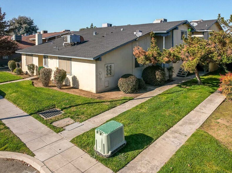 More Photos Of 571 W Ashlan Ave, Clovis Apartments For Sale