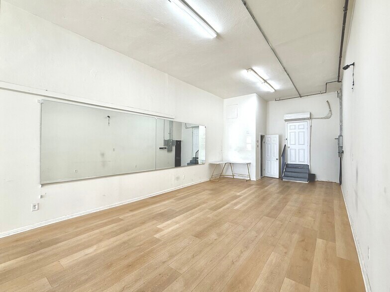 More Photos Of 2869 W 7th St, Los Angeles General Retail For Lease