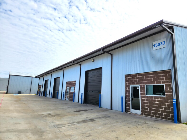 Primary Photo Of 13045 Harmon Rd, Fort Worth Flex For Lease