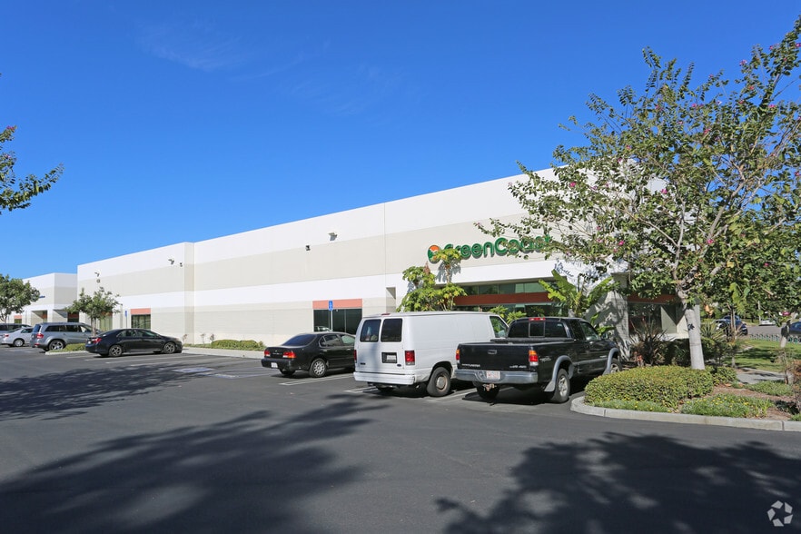 More Photos Of 492-496 W Meats Ave, Orange Warehouse For Lease