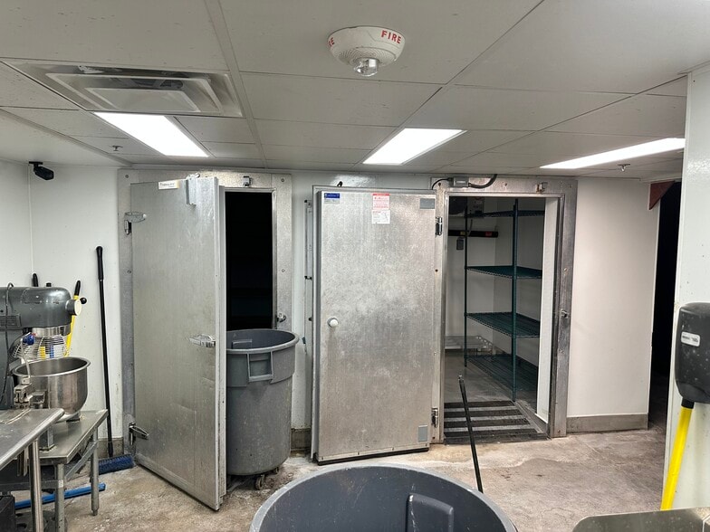 More Photos Of 121 E Sheridan Ave, Oklahoma City Restaurant For Lease