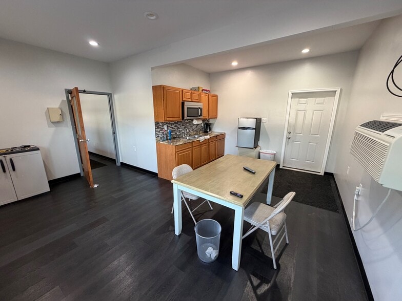 More Photos Of 2054 Drill Ave, Dayton Warehouse For Sale