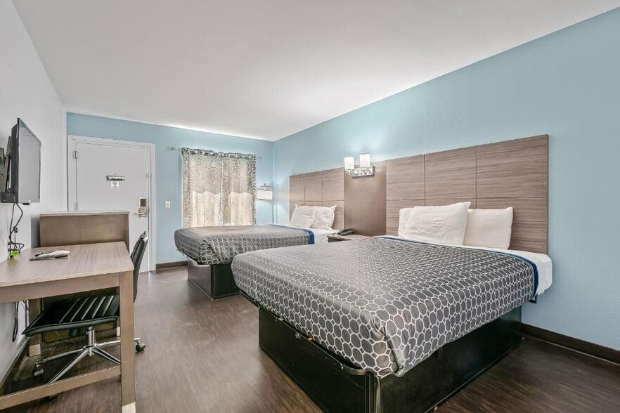 More Photos Of 1589 Highway 98 W, Carrabelle Hotel For Sale