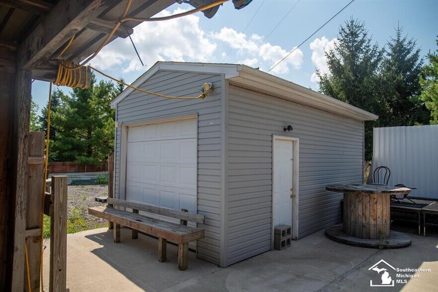 More Photos Of 10221 Telegraph Rd, Carleton Bar For Sale