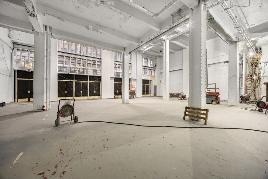 More Photos Of 2 Park Avenue, New York Office For Lease