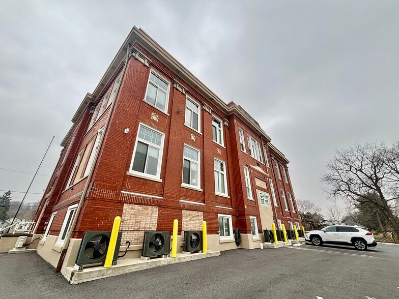 More Photos Of 216 Penn St, Bath Apartments For Sale