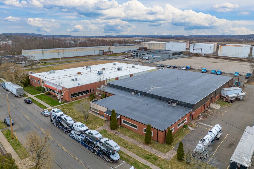 More Photos Of 275 Welton St, Hamden Manufacturing For Lease