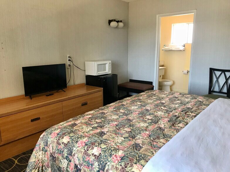 More Photos Of 1214 E Route 66 Blvd, Tucumcari Hotel For Sale