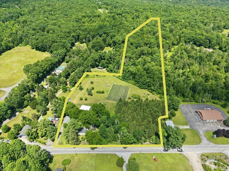 More Photos Of 5822 Paradise Valley Rd, Cresco Freestanding For Sale