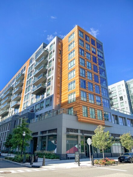 More Photos Of 900 Avenue At Port Imperial, Weehawken Apartments For Lease