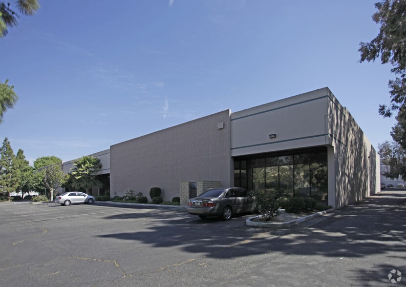 Primary Photo Of 27778 Avenue Hopkins, Valencia Warehouse For Lease