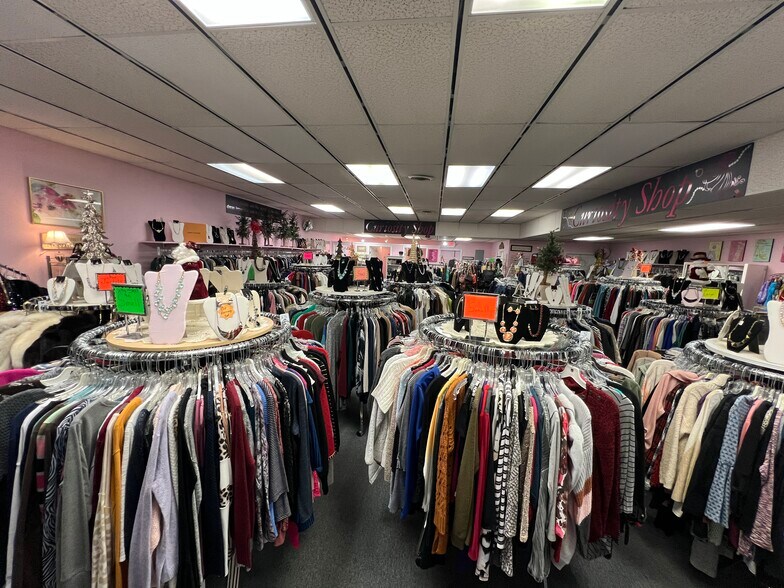 More Photos Of 584 E Main St, Canfield Storefront Retail Office For Sale