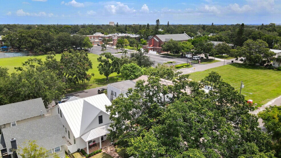 More Photos Of 1326 17th Ter N, Saint Petersburg Apartments For Sale