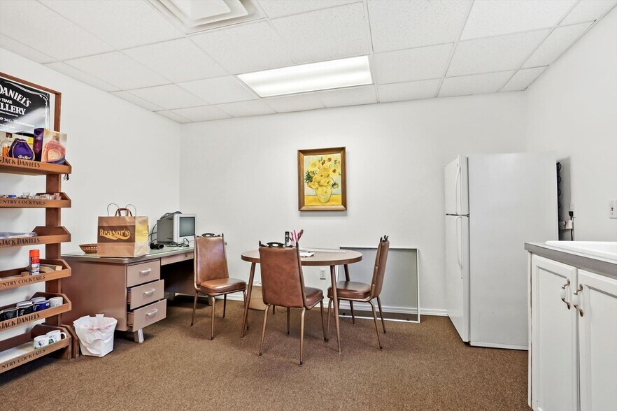 More Photos Of 9040 S Highway 51, Broken Arrow Office For Lease