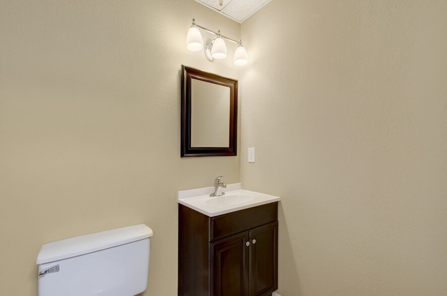 More Photos Of 13740 N Highway 183, Austin Office For Sale