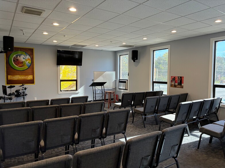 More Photos Of 1373 Nepperhan Ave, Yonkers Religious Facility For Sale