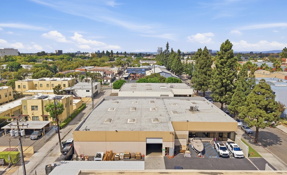 More Photos Of 636 Poinsettia St, Santa Ana Warehouse For Sale