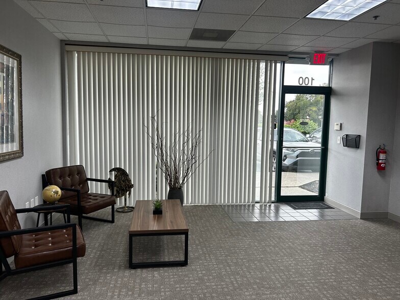 More Photos Of 8249 Parkline Blvd, Orlando Warehouse For Lease