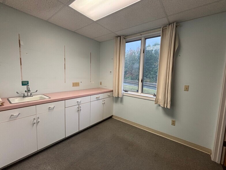 More Photos Of 161-163 Rochester Hill Rd, Rochester Office For Sale