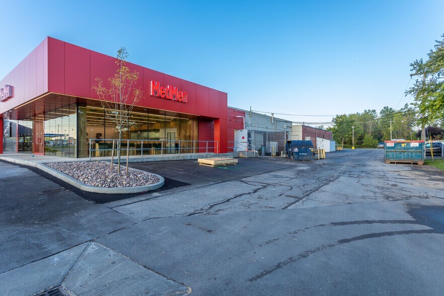 More Photos Of 6850 Main St, Williamsville Light Distribution For Lease