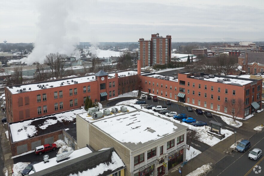 More Photos Of 79 Warren St, Glens Falls Apartments For Lease