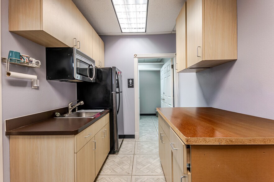 More Photos Of 5316 Woodway Dr, Fort Worth Office For Lease