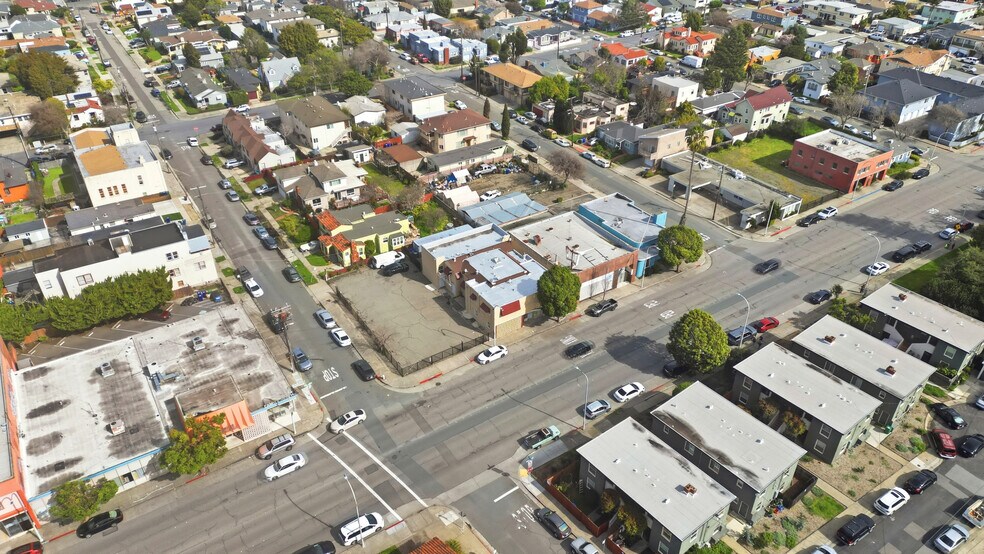 More Photos Of 2809-2815 Macdonald Ave, Richmond Office For Sale