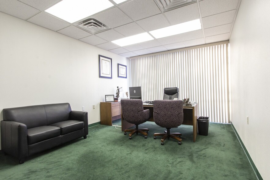 More Photos Of 4171 N Mesa St, El Paso Office For Sale