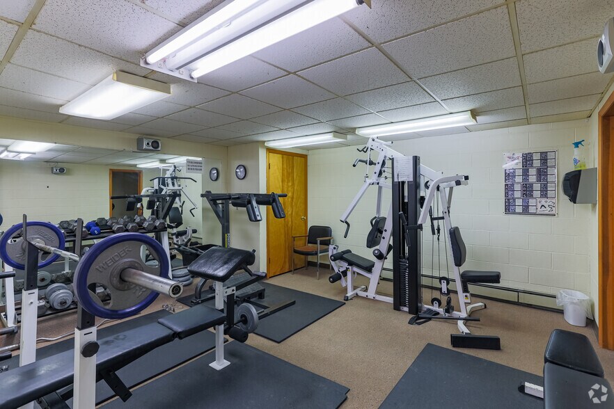 More Photos Of 2708 Wehnwood Rd, Altoona Apartments For Sale
