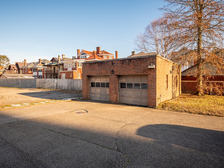 More Photos Of 1526 Kanawha Blvd E, Charleston Office Residential For Sale