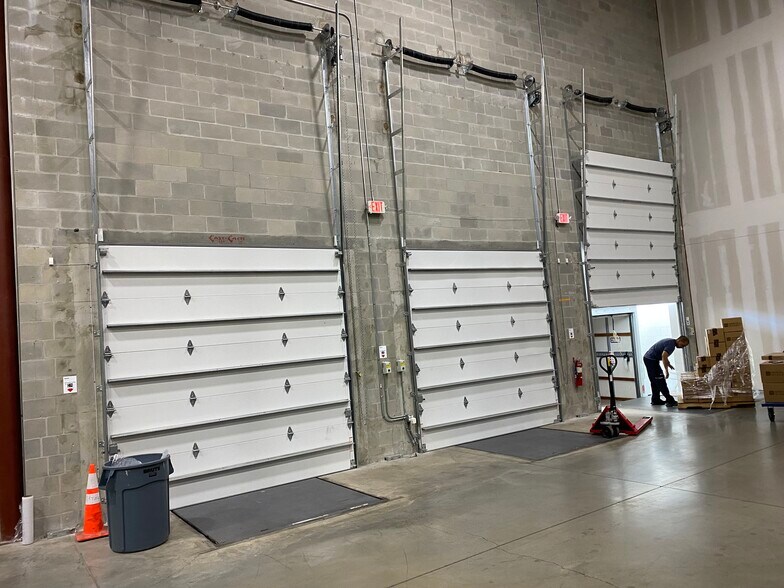 More Photos Of 10344 66th St N, Pinellas Park Industrial For Sale