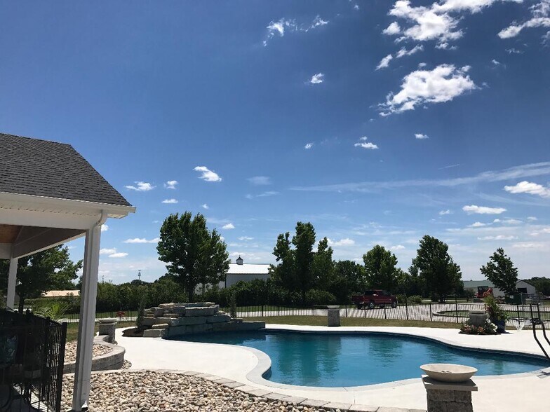 More Photos Of 836 E Highway N, Wentzville Flex For Sale