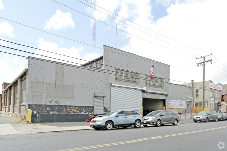 Primary Photo Of 51-18 Grand Ave, Maspeth Warehouse For Lease