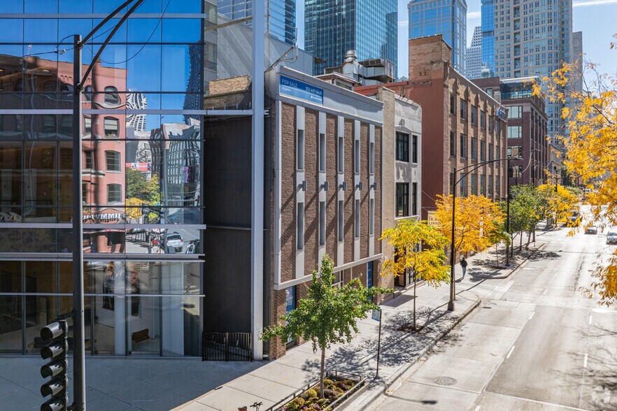 More Photos Of 445 N LaSalle St, Chicago Office For Sale