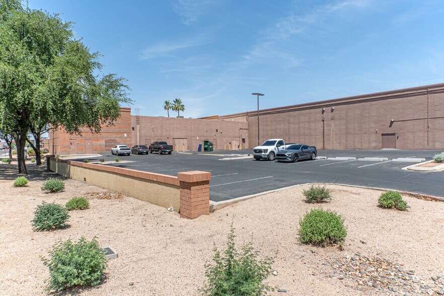 More Photos Of 7333 W Thomas Rd, Phoenix Storefront For Lease