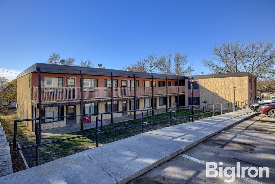 More Photos Of 525 I St, Fairbury Apartments For Sale