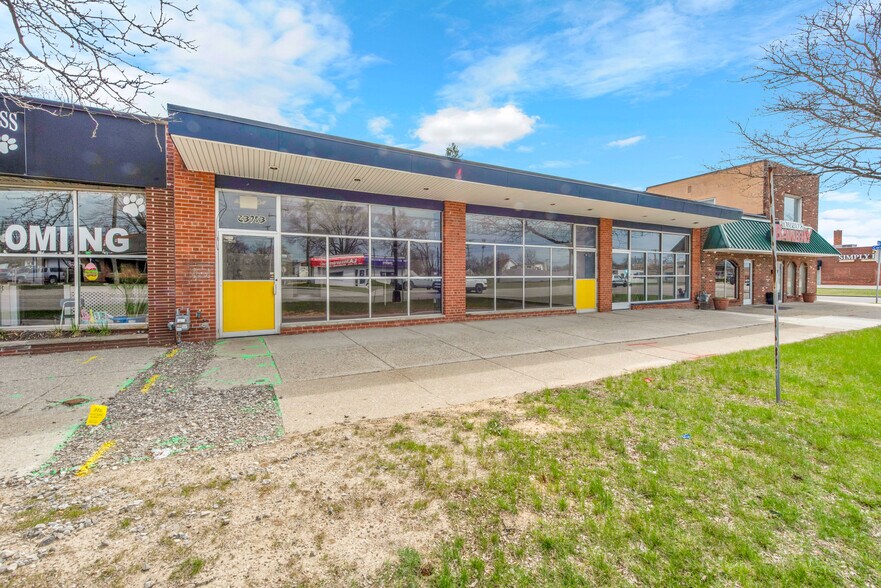More Photos Of 23753 Van Born Rd, Taylor Freestanding For Lease