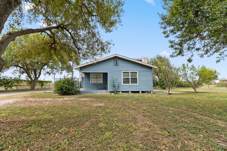 More Photos Of 142 S Val Verde Rd, Donna Apartments For Sale