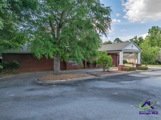 More Photos Of 114 Devaughn Ave, Montezuma Medical For Sale