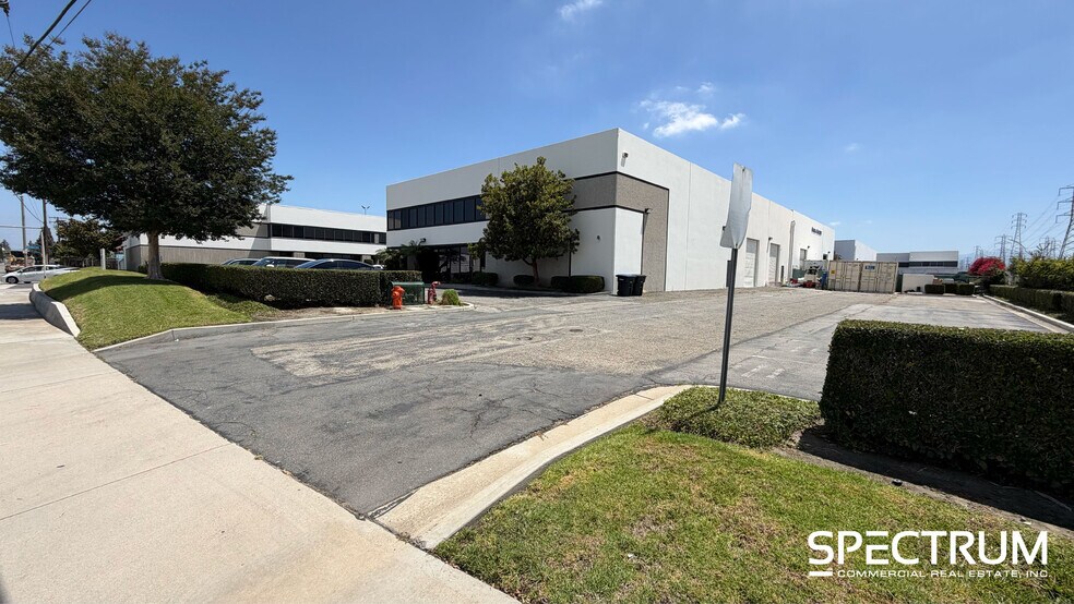 More Photos Of 1575 N Main St, Orange Warehouse For Sale