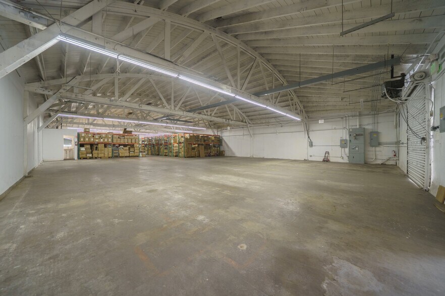 More Photos Of 3515 S Avalon Blvd, Los Angeles Warehouse For Sale