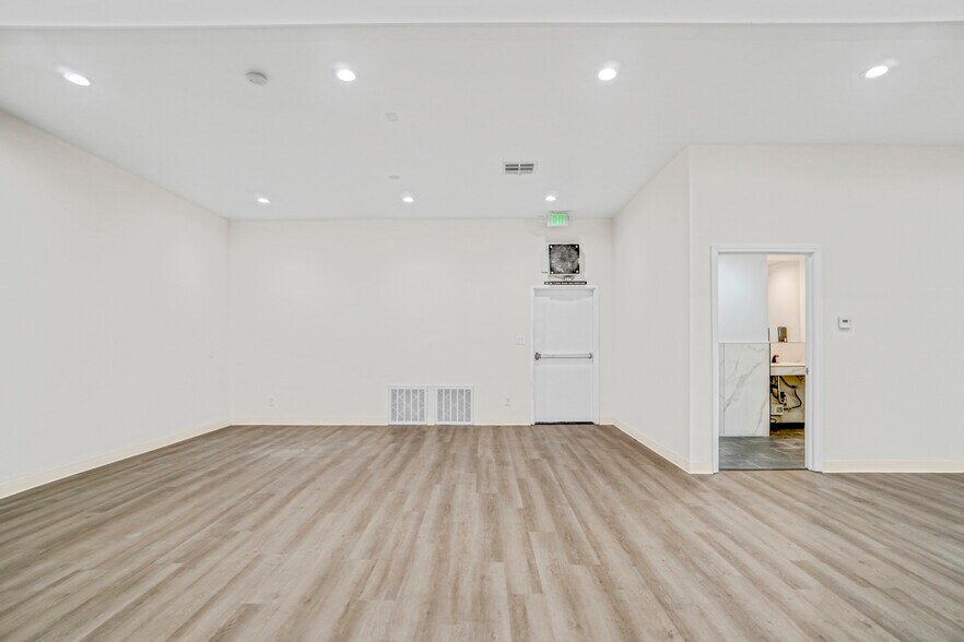 More Photos Of 29413 S Western Ave, Rancho Palos Verdes Freestanding For Lease