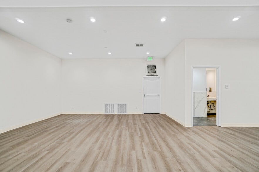 More Photos Of 29413 S Western Ave, Rancho Palos Verdes Freestanding For Lease